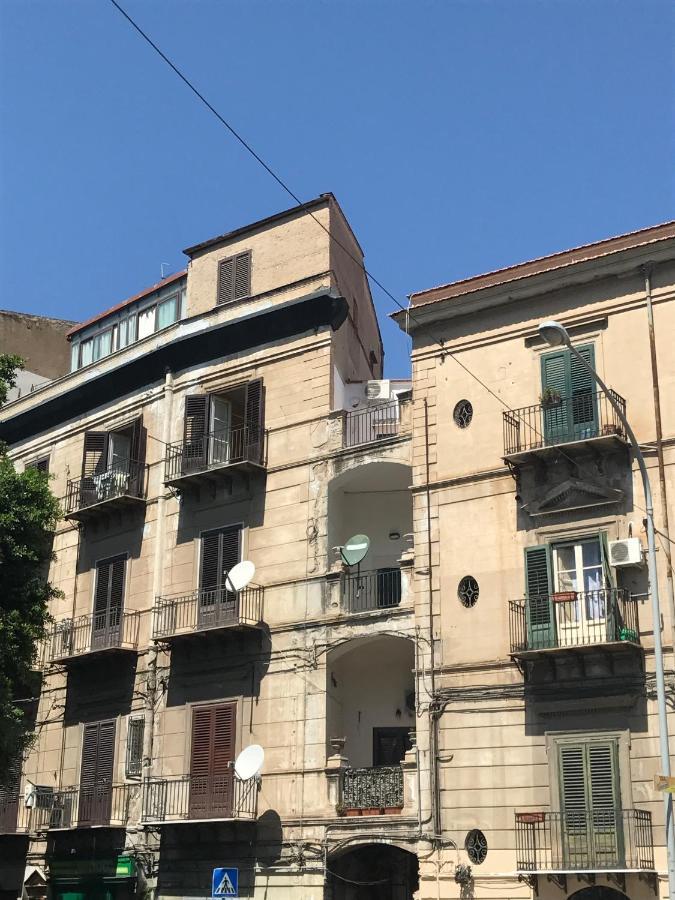 Frank'S House - Appartamento Con Terrazzo In Centro ปาแลร์โม ภายนอก รูปภาพ